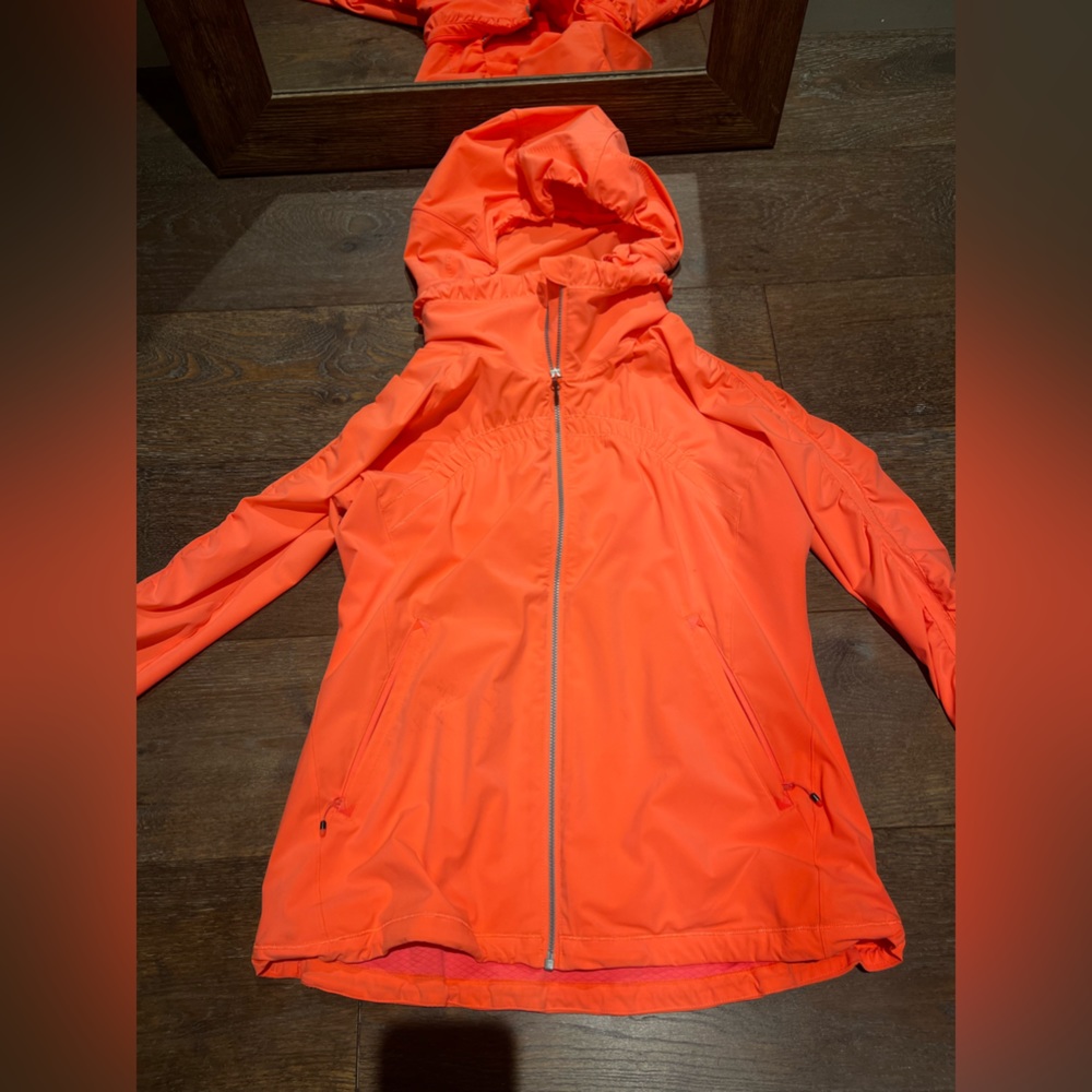 Lululemon lightweight rain jacket